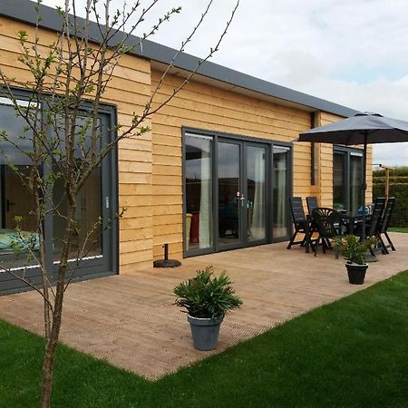 Luxe Vakantie Bungalow Met 3 Slaapkamers Dronrijp Екстериор снимка