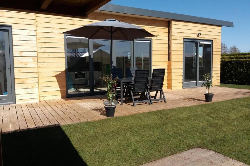 Luxe Vakantie Bungalow Met 3 Slaapkamers Dronrijp Екстериор снимка