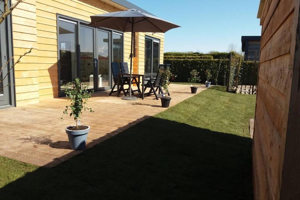 Luxe Vakantie Bungalow Met 3 Slaapkamers Dronrijp Екстериор снимка